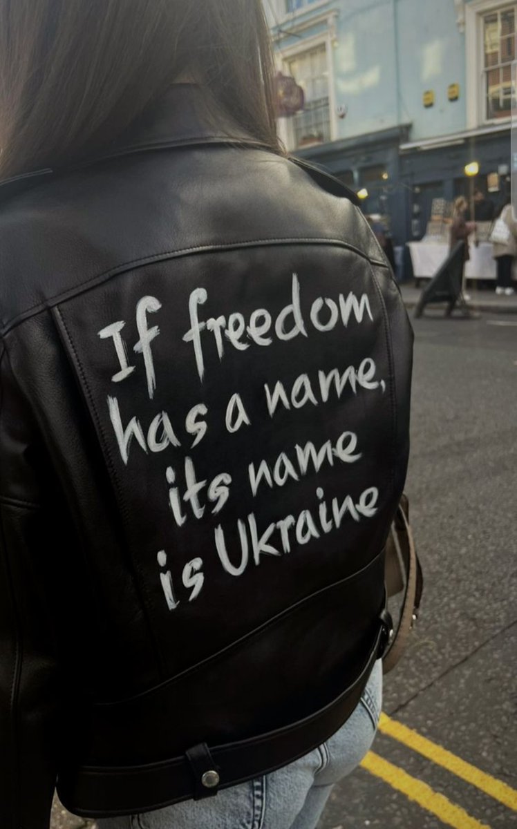 FacciniMyriam's tweet photo. Ukraine is stand because Ukrainians refuse to kneel.
🇺🇦 NEVER stop supporting Ukraine 🇺🇦 https://t.co/6ZZEXesDoA