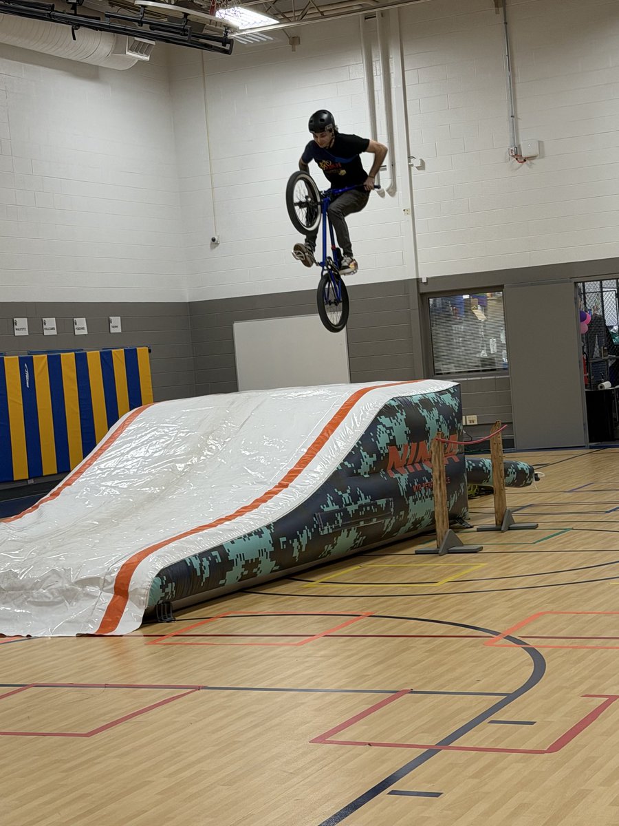 AP_SharpVV's tweet photo. Bike safety was a hit today at Valley View! #wearyourhelmet #safetyfirst #donttrythisathome https://t.co/269FABmUsm