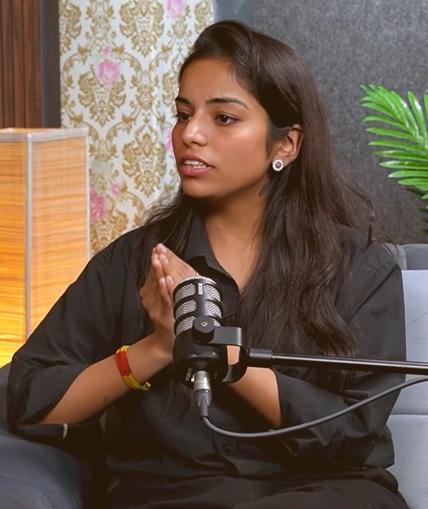 SHWETA JAYA जी ने "ब्राह्मणवाद जिंदाबाद" का नारा लगाने वाली इस लड़की को बुरी तरह EXPOSE कर दिया😂😵‍💫

SHWETA: आपको सेक्युलर बनने से दिक्कत है, संविधान मानने से दिक्कत है तो आप संवैधानिक लोकतांत्रिक देश में क्यों रहती है? आप देश क्यों नहीं छोड़ देती हैं?!

MEGHA: देश और धर्म, मेरे
