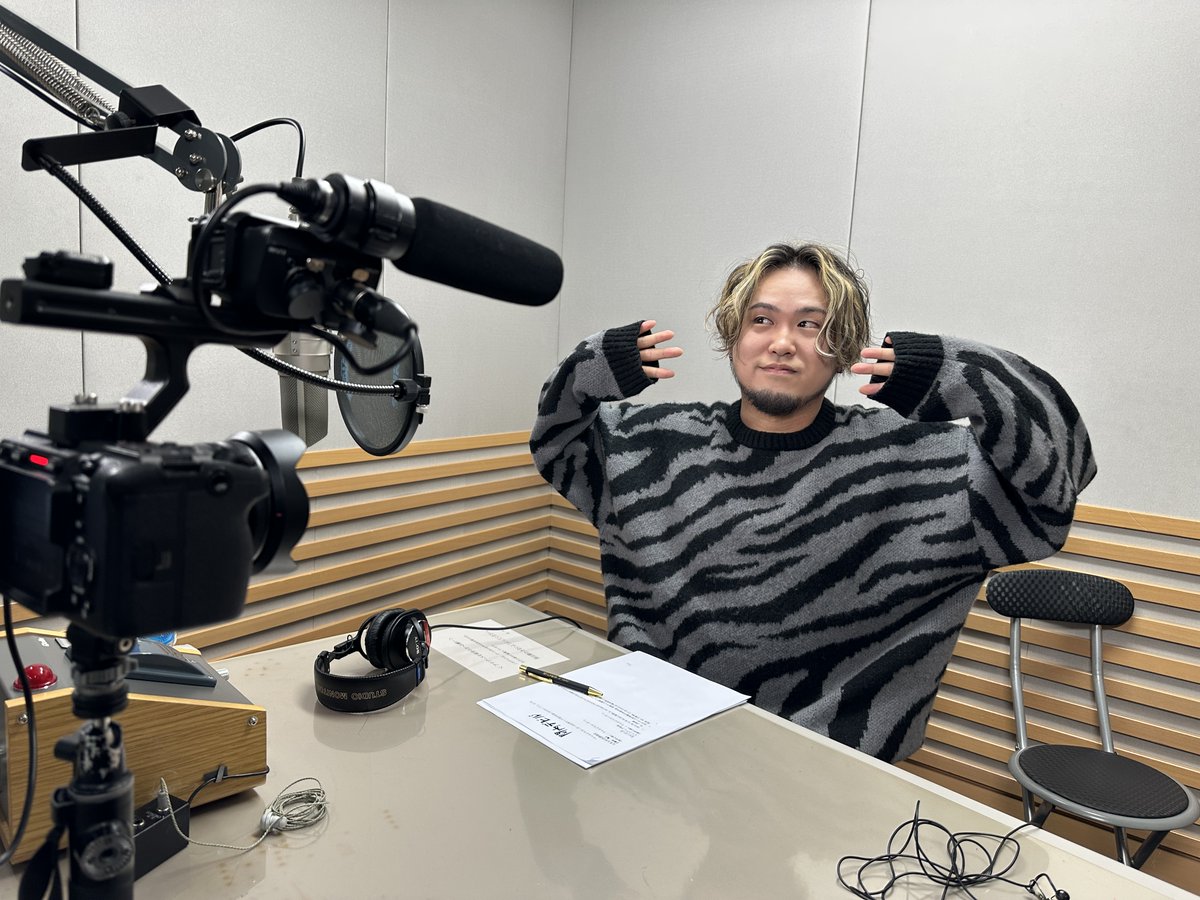 tvk_kannaidevil's tweet photo. ウォルピスカーターの社長だって
　流行を追いかけたいゾ♡
╰━ｖ━━━━━━━━━╯
　　📻
#ウォルピスカーター がさまざまな流行の曲を紹介するコーナー！
今回の流行調査楽曲は…
♪「泥中に咲く」／ウォルピスカーター

今夜11:00～📺

#関内デビル はTVer！
https://t.co/4BeDjf8ekU https://t.co/JYV6s5iPgz