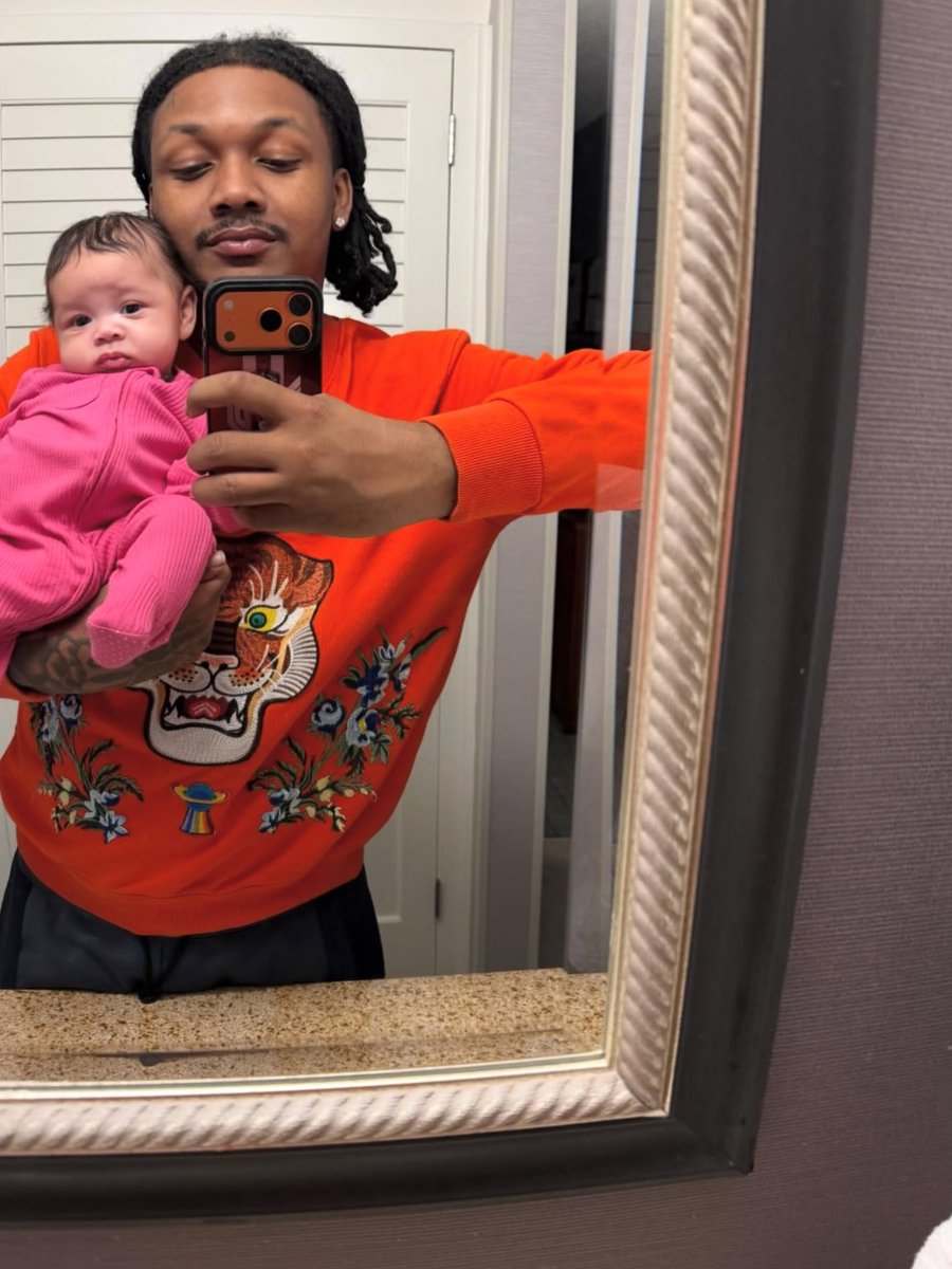 unseenopium's tweet photo. Homixide Beno with his daughter ❤️ 

— “Never felt this love before so genuinely💕💕💕” https://t.co/4FUNvmDdiw