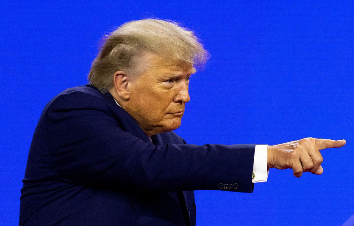 _geopolitic_'s tweet photo. 🇺🇸🇸🇦🇮🇷⚡️ — BREAKING: President Trump to NewsNation:
You’ll find soon what the retaliation will be for the attack on the U.S. embassy in Riyadh and for the U.S. service members killed. https://t.co/dZJLoOjDgH
