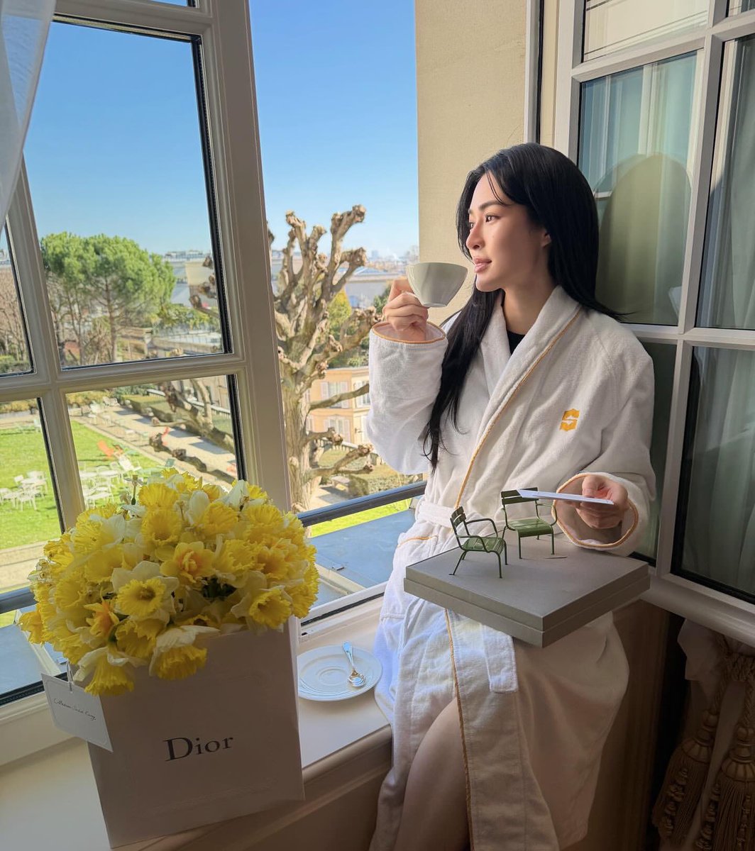 Good morning ค่าทุกคน ☕️✨

LINGORM TAKEOFF TO DIORAW26
#LingOrmDiorAW26APTLook
#linglingkwong #PFW 
#Dior #DiorAW26 
<a href="/linglingsirilak/">linglingsirilak</a> <a href="/Dior/">Dior</a>