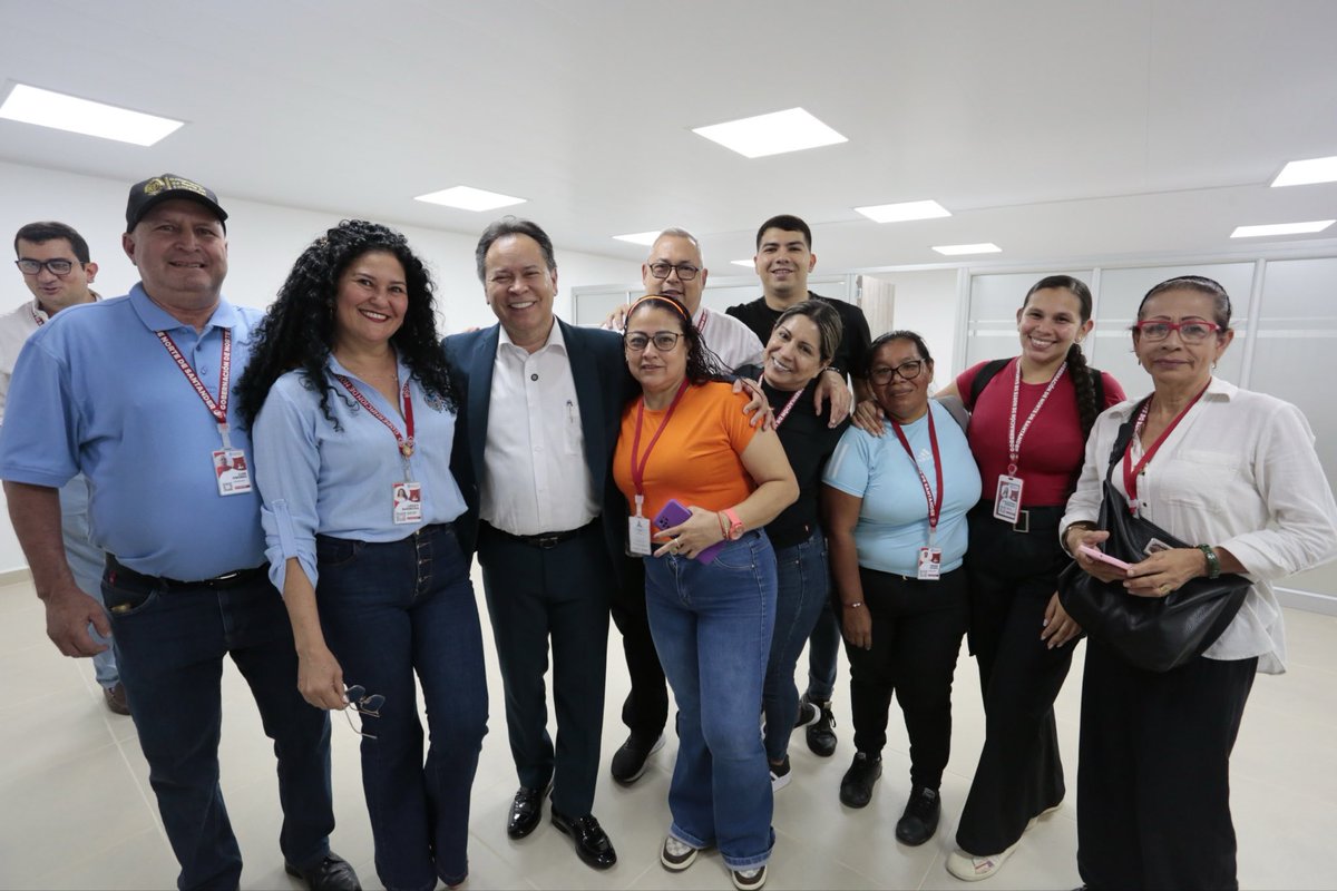 GoberNorte's tweet photo. 🏛️ Fue presentada la sede alterna de la Gobernación en la antigua Sociedad de Artesanos Gremios Unidos, un espacio renovado que fortalecerá la atención y el trabajo institucional en #NorteDeSantander. https://t.co/q8LYlGelCv