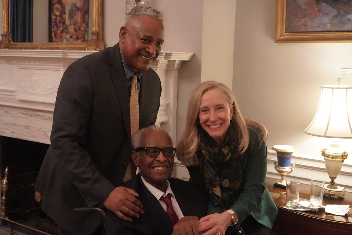 Governor Abigail Spanberger tweet media