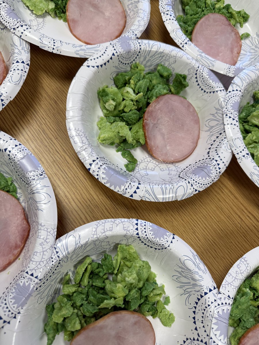 LissyAnn tweet media