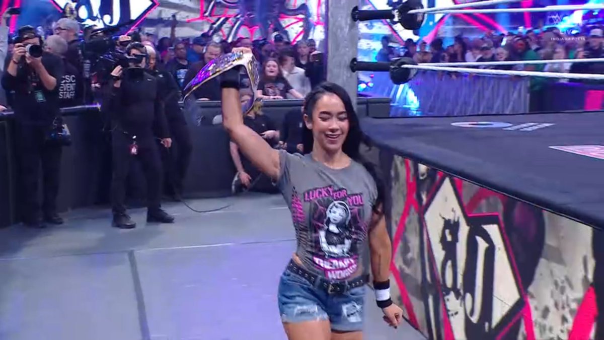 AJLeeNet's tweet photo. #AJLee #WWE #WWERAW

@TheAJMendez https://t.co/GGVAtVSBP1