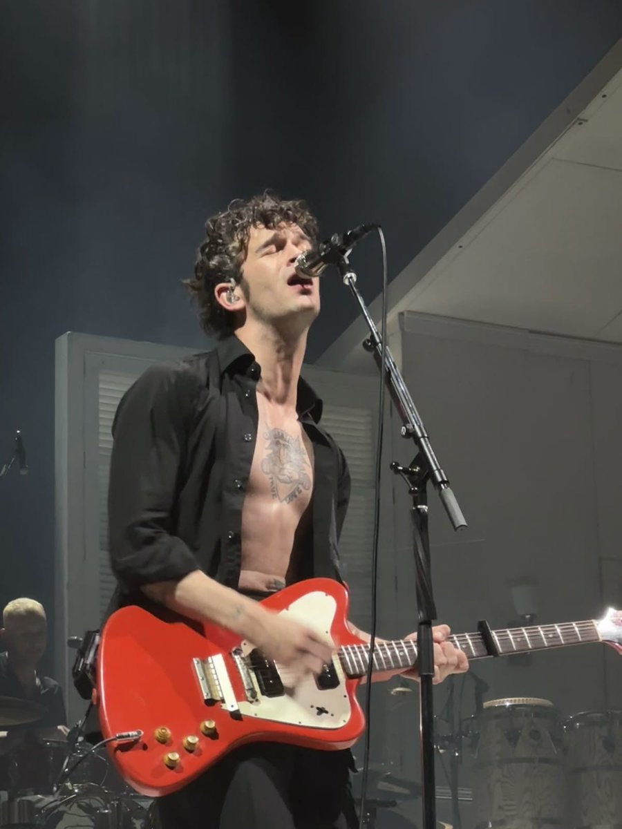 j3nuet's tweet photo. matty healy as miffy ⋆｡°✩

a thread; https://t.co/jMlaFG7N8i