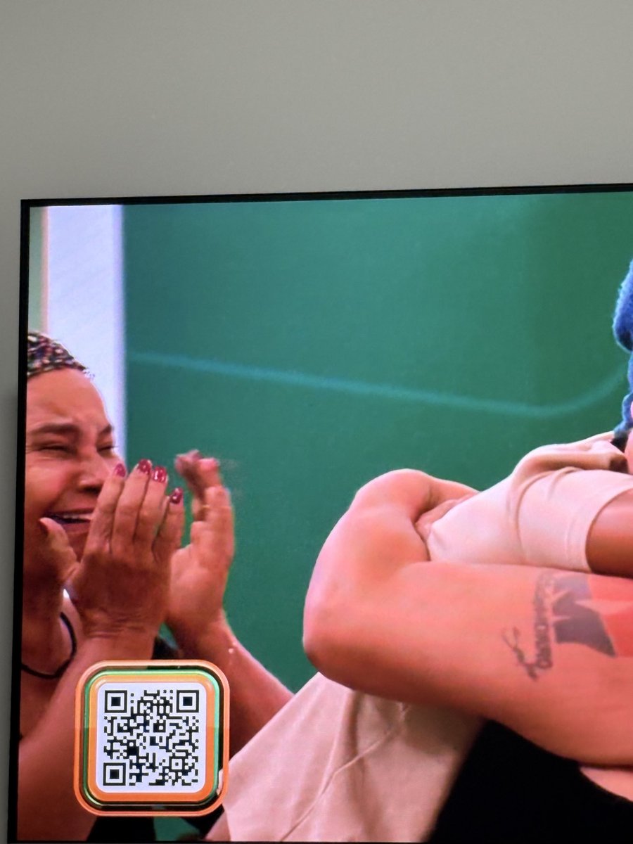 _matheusramosb's tweet photo. Dona Jura chorando sem ter uma unidade de lágrima! A atriz tentou atuar e falhou miseravelmente. #BBB26 https://t.co/5jIHLdKice