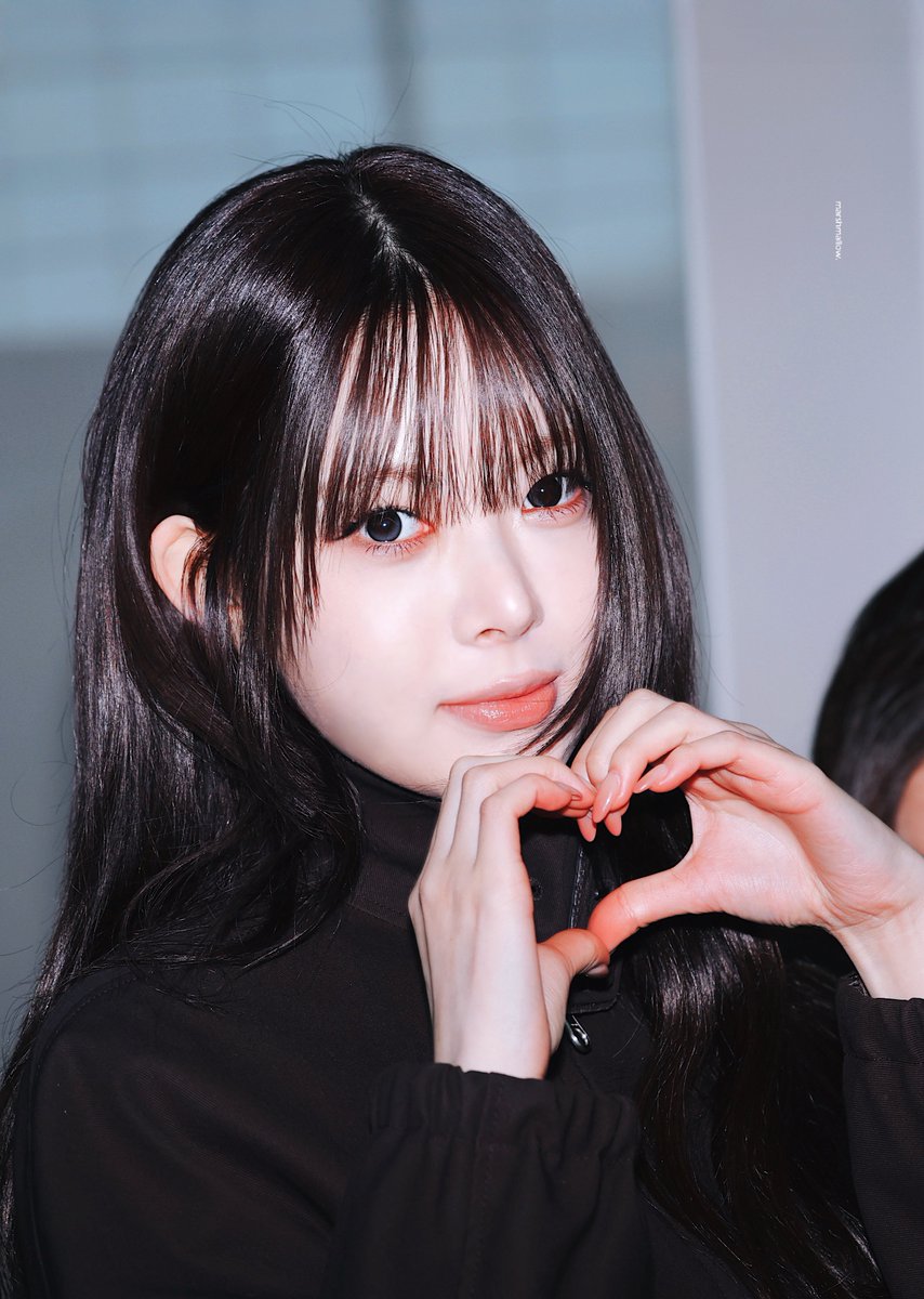 260303

파리 고고💕

#EUNCHAExCourrèges 
#르세라핌 #홍은채 #은채 #EUNCHAE
#LE_SSERAFIM #HONGEUNCHAE