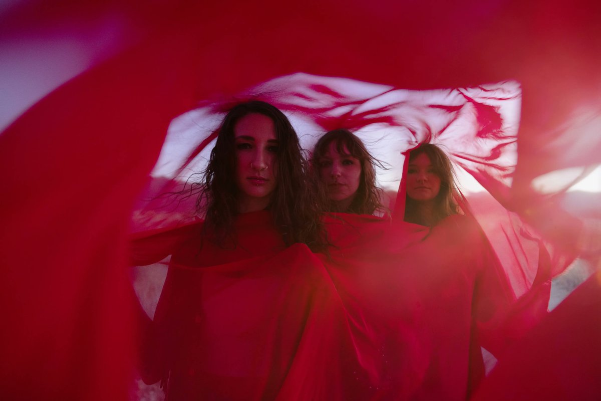 AmoebaSF's tweet photo. 🌕Follow us &amp; Retweet for a chance to win a pair of tickets to see @folkYEAHevents presents Blackwater Holylight w/ @somtheband on Friday, March 13th at @TheChapelSF! https://t.co/GhlRAXfnjo