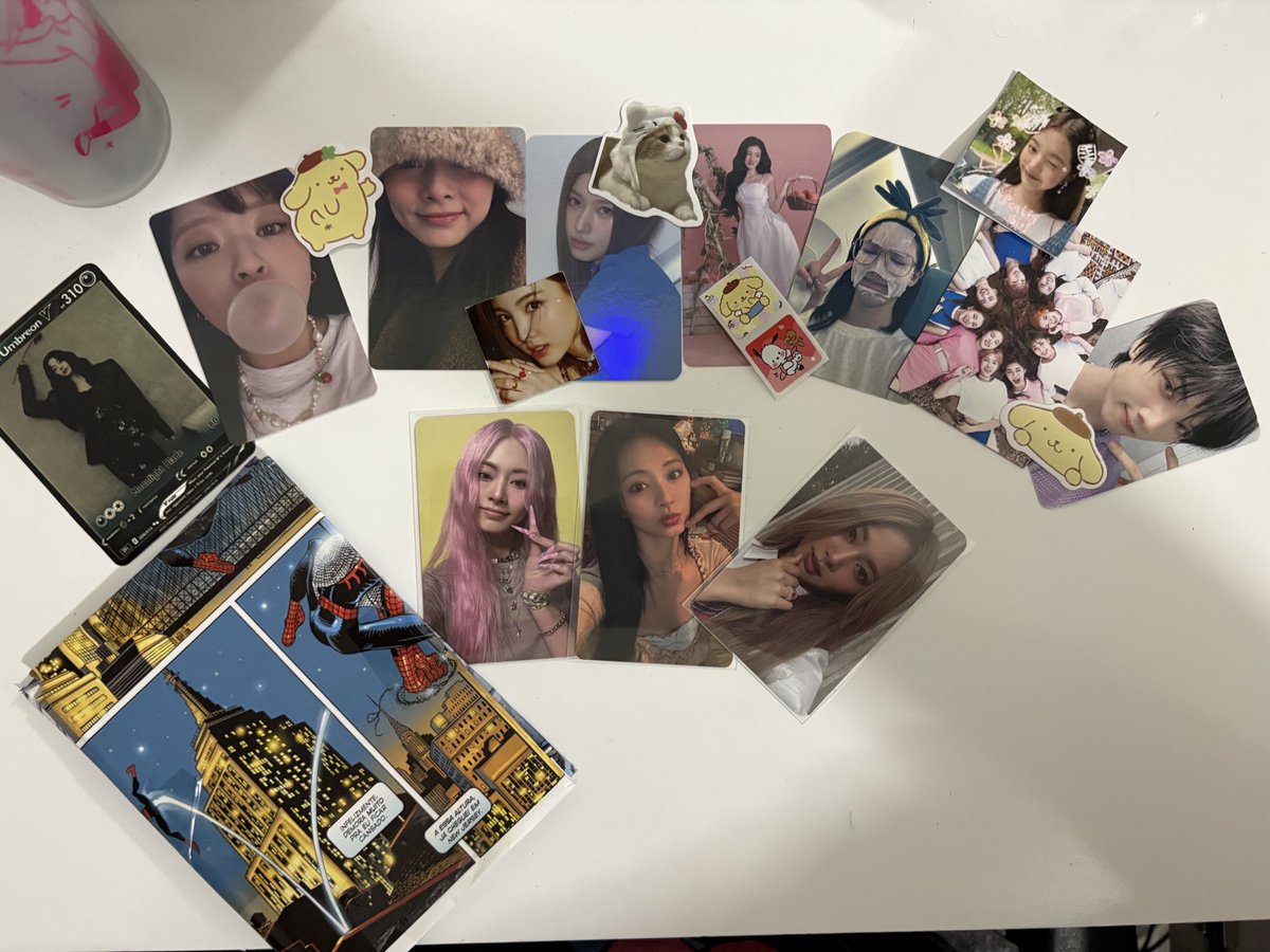 peitosdatzuyu's tweet photo. feedback SUPER positivo, top melhores mails que já recebi, to encantada com o cuidado da @gnabnyny com essa encomenda, meu único arrependimento foi não ter comprado mais, tô apaixonada até no papel do homem aranha, muito obrigada ❤️❤️❤️❤️ https://t.co/apnNuWCkb7