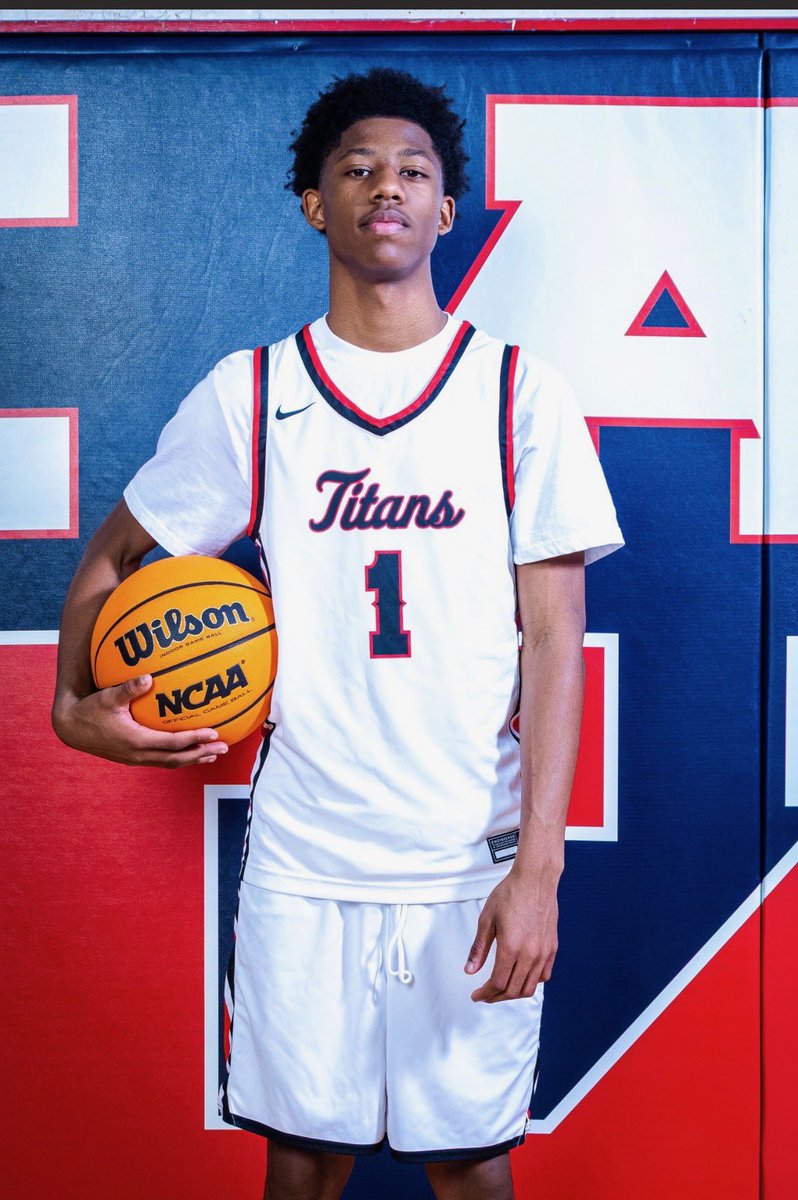_TitanNation's tweet photo. Congratulations to Shaquantay Evans Jr. for making 3A Honorable Mention 💪🏽💪🏽 https://t.co/Ppn94xdyRO