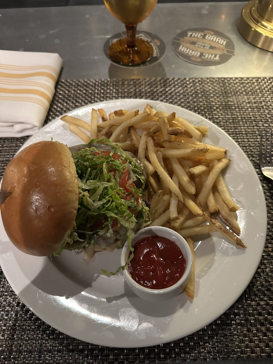 𝐜𝐣 tweet media