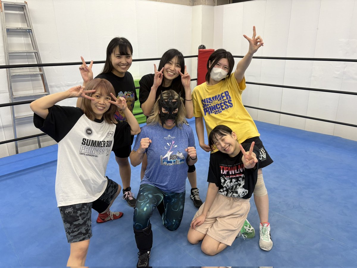 I would like to express my sincere gratitude for everything
I leave deeply grateful, eager to continue learning and improving, but with a full heart and many lessons that I will continue to apply every day. I hope to represent everything you taught me with effort and humility 🙇‍♀️