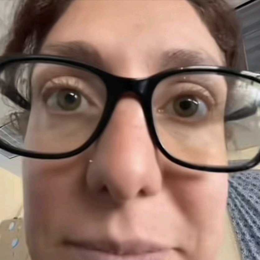 xoneyxee tweet media