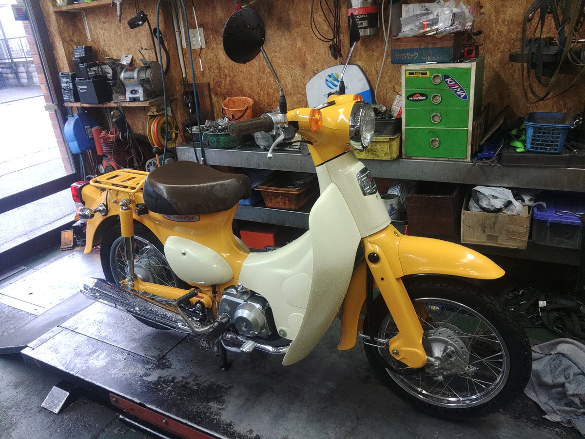 驚異の実走300キロ代のピカピカリトルカブ中古車。まだこんな車両か