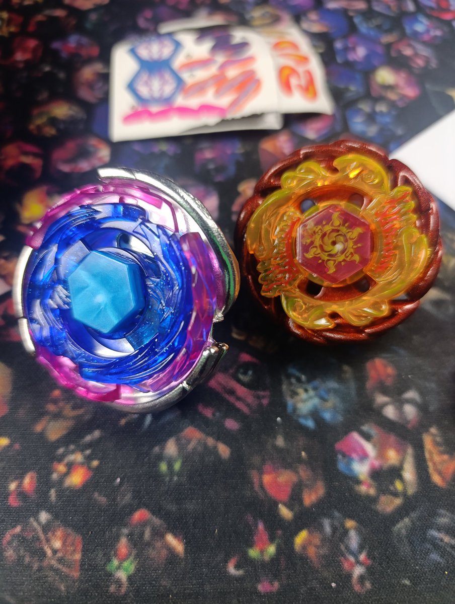 Los pude armar xd. Vienen con 2 puntas cada uno, para diferentes efectos supongo, eso me confundió 😅