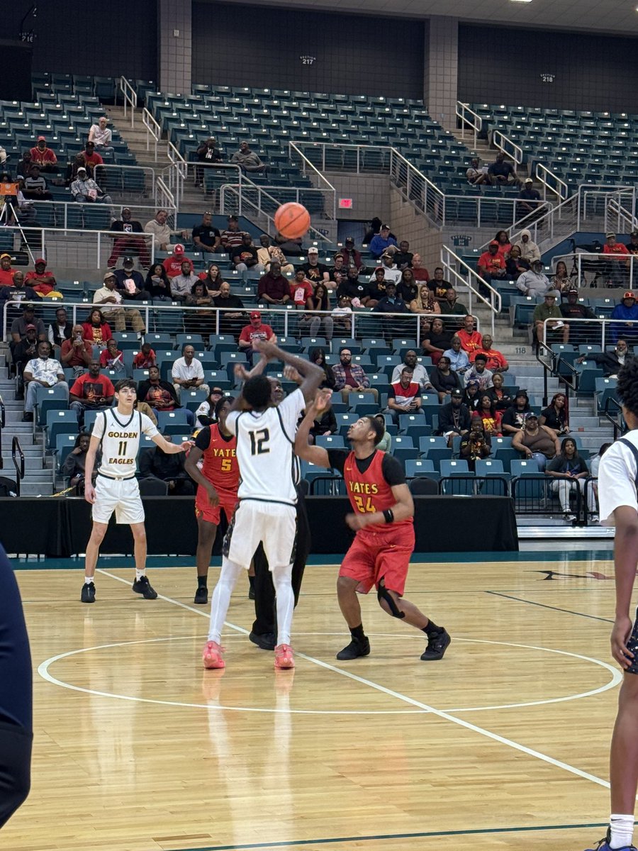 Jack Yates 84, Katy Freeman 80. Lions heads back to the Regional Finals!! <a href="/Kari__206/">Dakari Bolton</a> finished with 36 pts. Roman finishes with 17pts. 3rd Ward High back 2 back Regional Final appearances. Congratulations to the Jack Yates Lions.