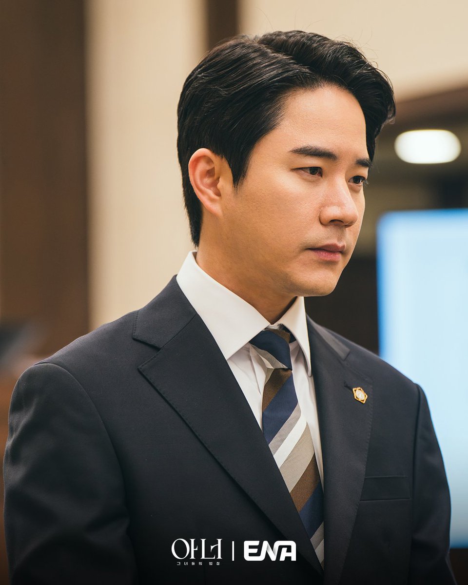 최고 시청률을 찍으며 반전의 반전을 만드는 아너
초록후드의 진짜 정체는 ⁉️⁉️

ENA월화드라마 #아너_그녀들의법정
매주 월.화 밤 10시 ENA  

#ENA #ENA드라마 #ENA월화드라마 #아너 #이나영 #LeeNayoung #정은채 #JungEunChae #이청아 #LeeChungah #연우진 #YeonWoojin #서현우 #SeoHyunwoo #최영준