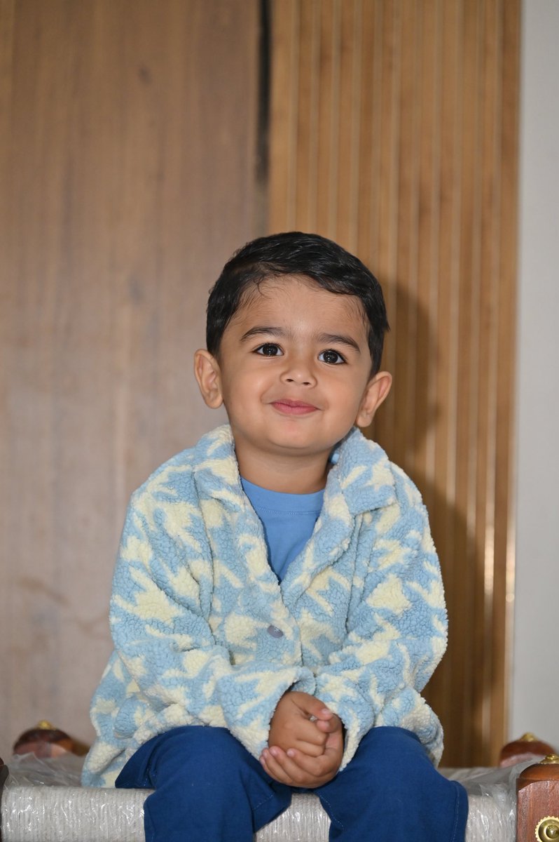RamniwasGawriya's tweet photo. तुम्हारी माँ ने इस जीवन को रोशनी दी,
और तुमने उसे खुशियों से महका दिया।
हमारे नन्हे पोरस को दूसरे जन्मदिन की ढेर सारी बधाई।
हमेशा यूँ ही मुस्कुराते रहो। ❤️🎂✨ #PORUS https://t.co/ChU8Kym186