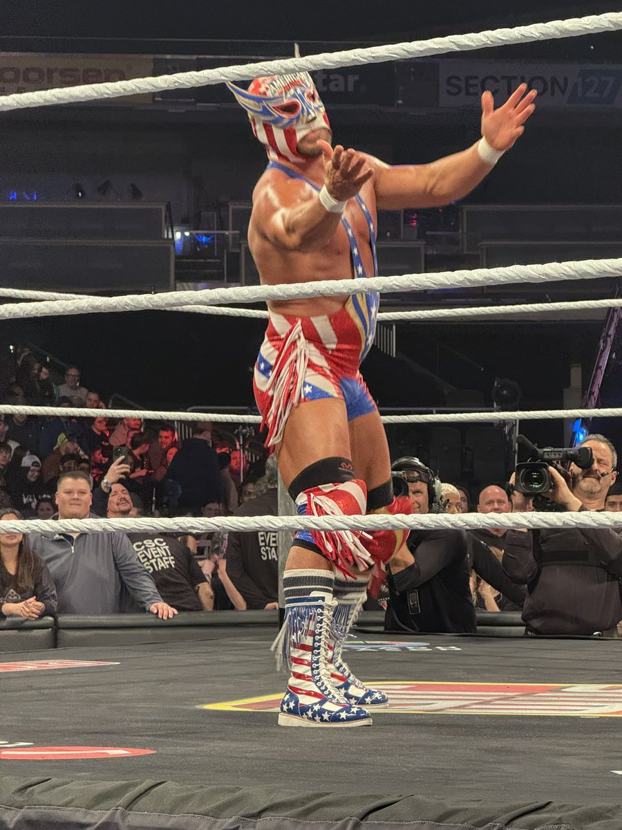 cruzctrlcollins's tweet image. El Grande Americano showing off his dance skills at @wwe #mondaynightraw #wweraw #cruzcontrol #chadgable