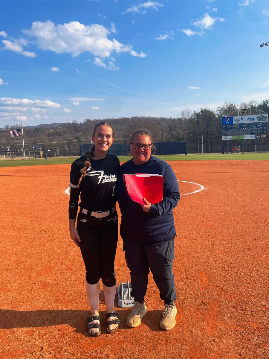 RHughesLepovich's tweet photo. I had a great time with @ETSUSoftball at their camp on Saturday!! I learned a lot between fielding and hitting that I can carry over to start the school season with. I also got to see some of my girls from NY that I used to play with. I look forward to going back🥎@FPHiggs https://t.co/YAeCkpcGQX