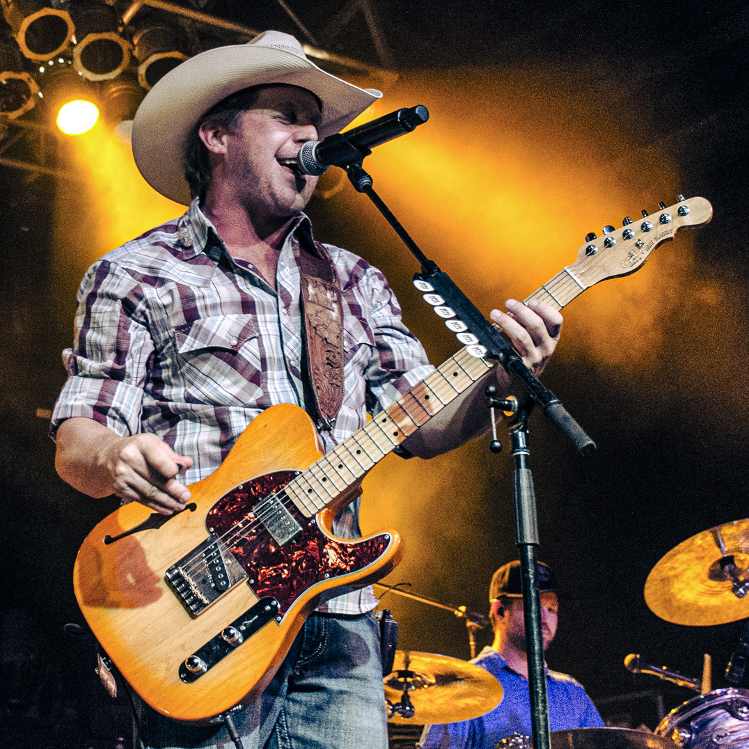 kyle_park's tweet photo. I’ve posted all the live show photos from the past year.. So here’s one from 2017 to promote this month’s shows 😂 see y’all out on the road! https://t.co/ZGjsj6CREx https://t.co/lqeayI6rYL