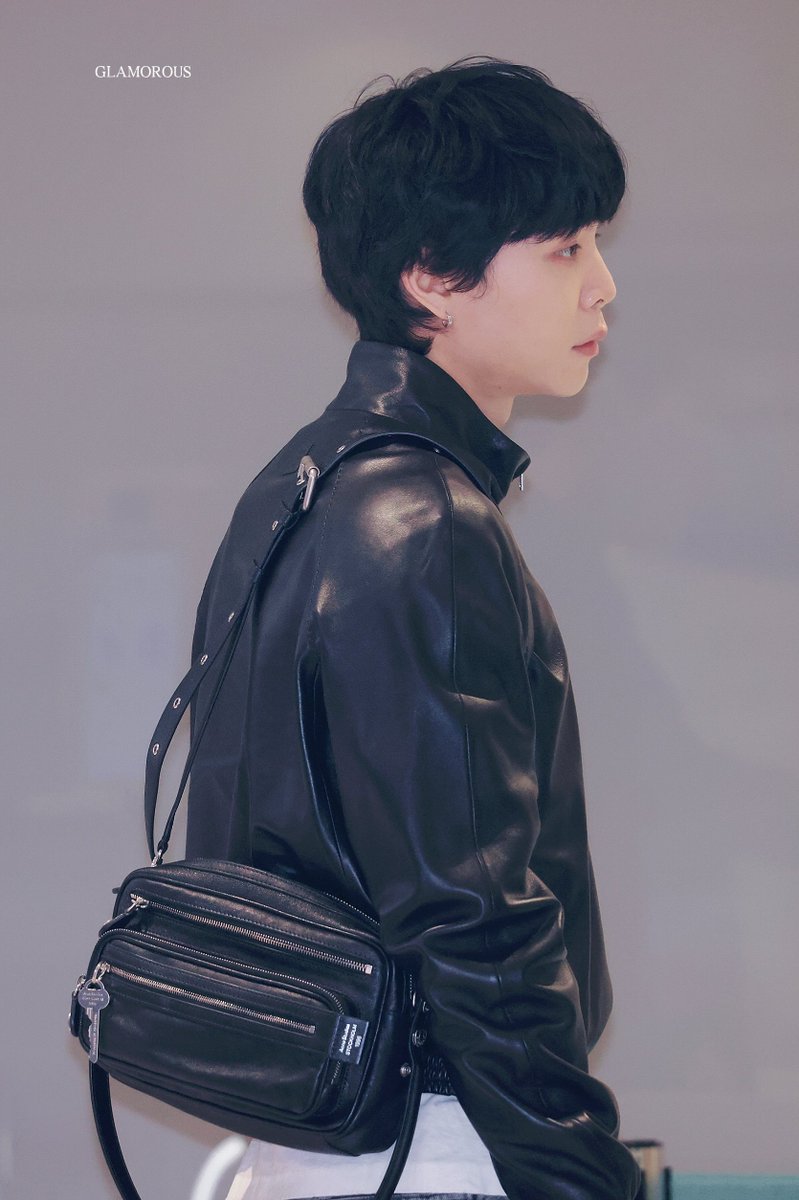 GLAMOROUS tweet media