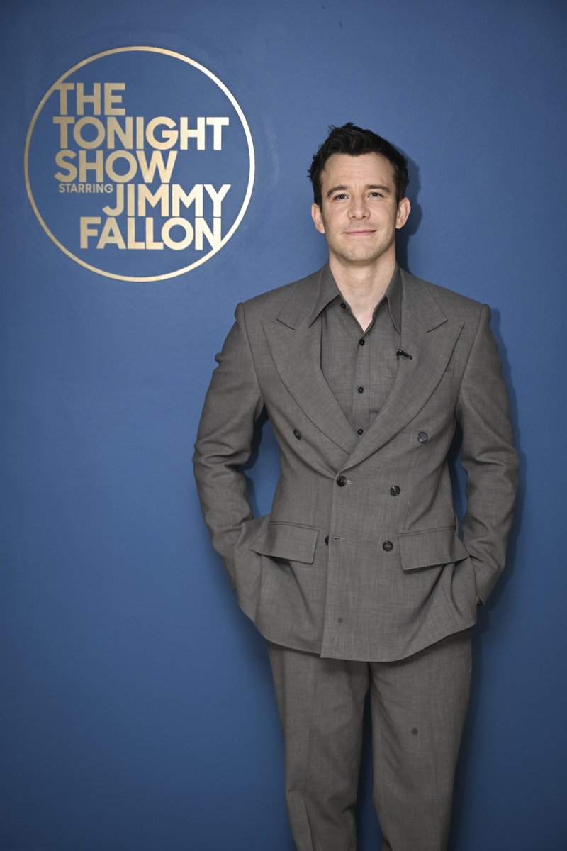 FallonTonight's tweet photo. Luke Thompson makes his late night debut to talk Season 4 of @bridgerton tonight! #Bridgerton #FallonTonight https://t.co/ymxgdzrTIU
