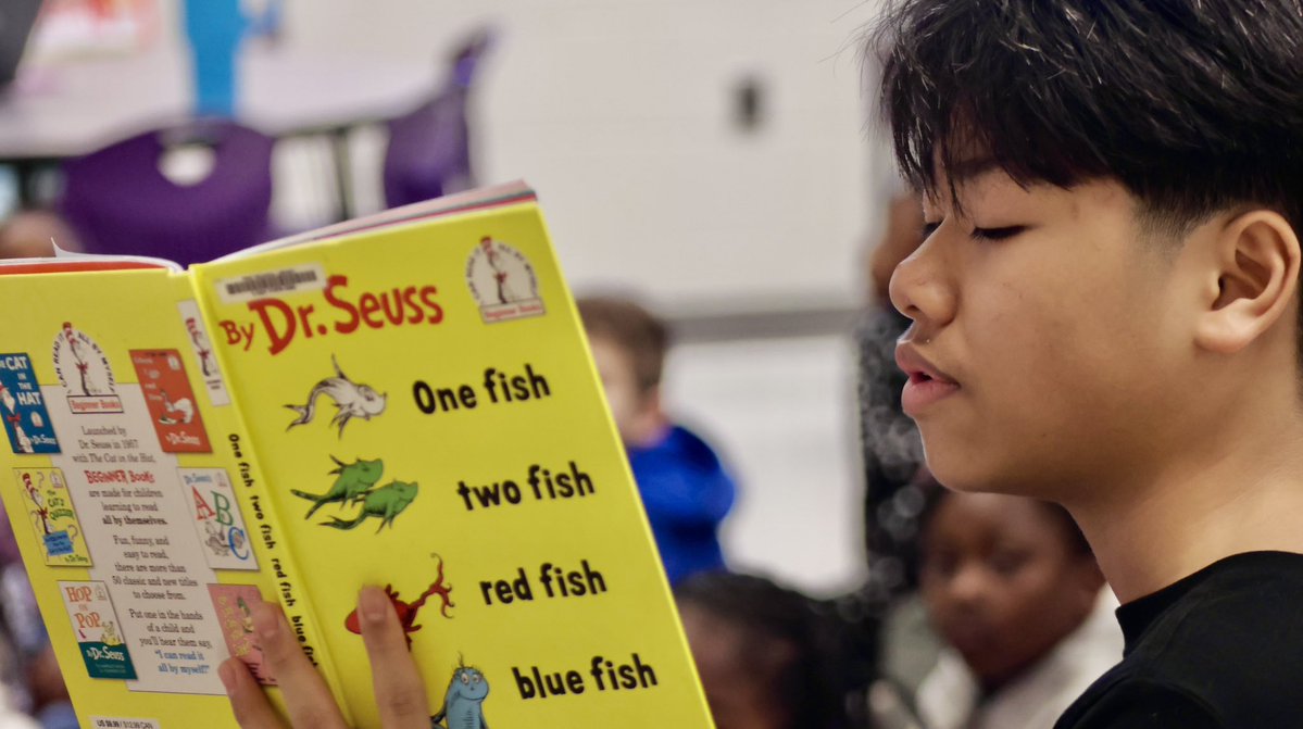 DCSeNews's tweet image. "Oh, the Places You'll Go" --Students from DeSoto Central Primary School joined forces with the exceptionally talented National Junior Honor Society members from DeSoto Central Middle School as they embarked
'Reading Across America.' #TeamDCS #BeTheStandard #gdtbaj