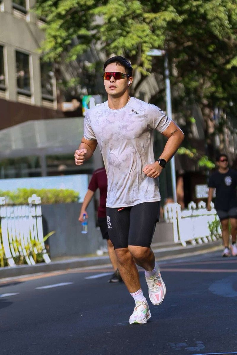 Sparkle_GMA's tweet photo. TRAINING MODE ON 🏃‍♀️🏃

Kristoffer Martin and Aira Lopez balance their training schedules as they prep for their upcoming Subic triathlon this Sunday, and also for their participation in #SparkleRun2026 💨

#KristofferMartin #AiraLopez https://t.co/XRyBn4ea6T