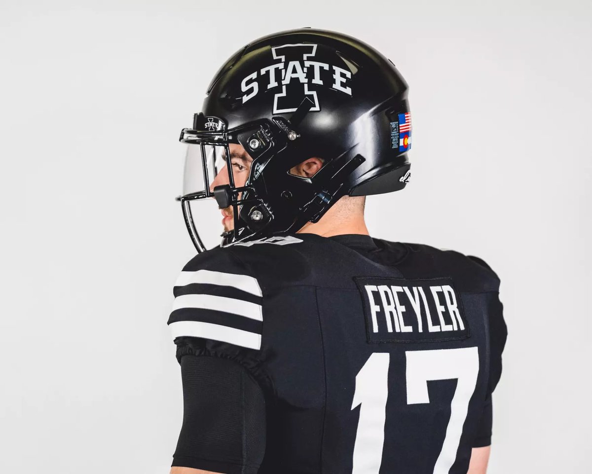 XansasXayhawkz's tweet image. Iowa State blackout jerseys 🔥🔥🔥