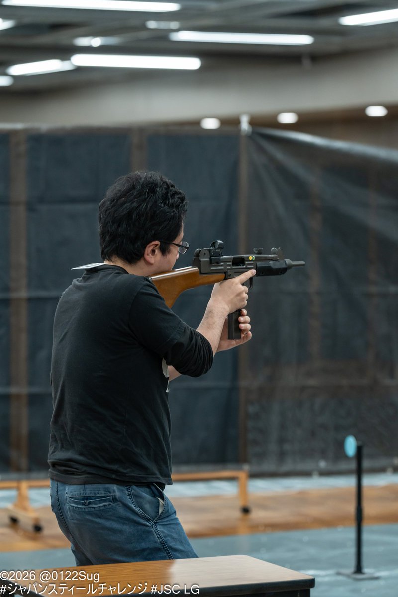 ウージーをとてもかっこよく撮ってもらったのだ、ありがとうございました