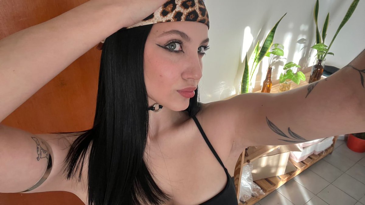 millie.grey tweet media