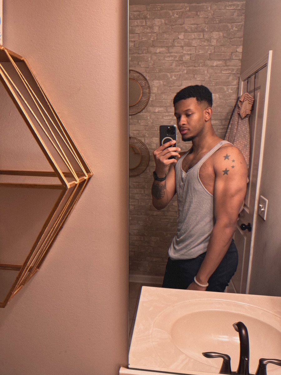 Julius 🦖 tweet media