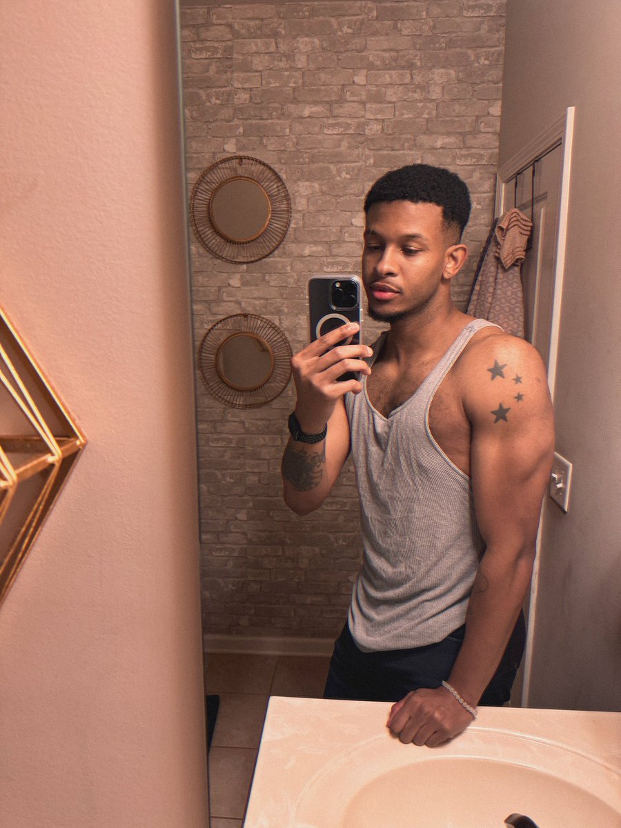 Julius 🦖 tweet media