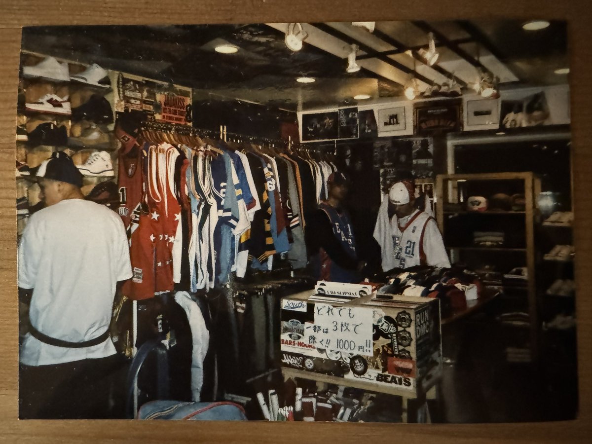youngnstore's tweet photo. 3/3 今日でyoung’n をオープンして24年が経ちました🇺🇸
24周年を迎えることができたのは、一緒に働いてくれたスタッフ、業者様、仲間、家族、かかわってくれている全ての方達のおかげです。いつも支えてくれて本当にありがとうございます
これからも変わらずやっていきますのでよろしくお願いします🙇🏽 https://t.co/HERIpakezL