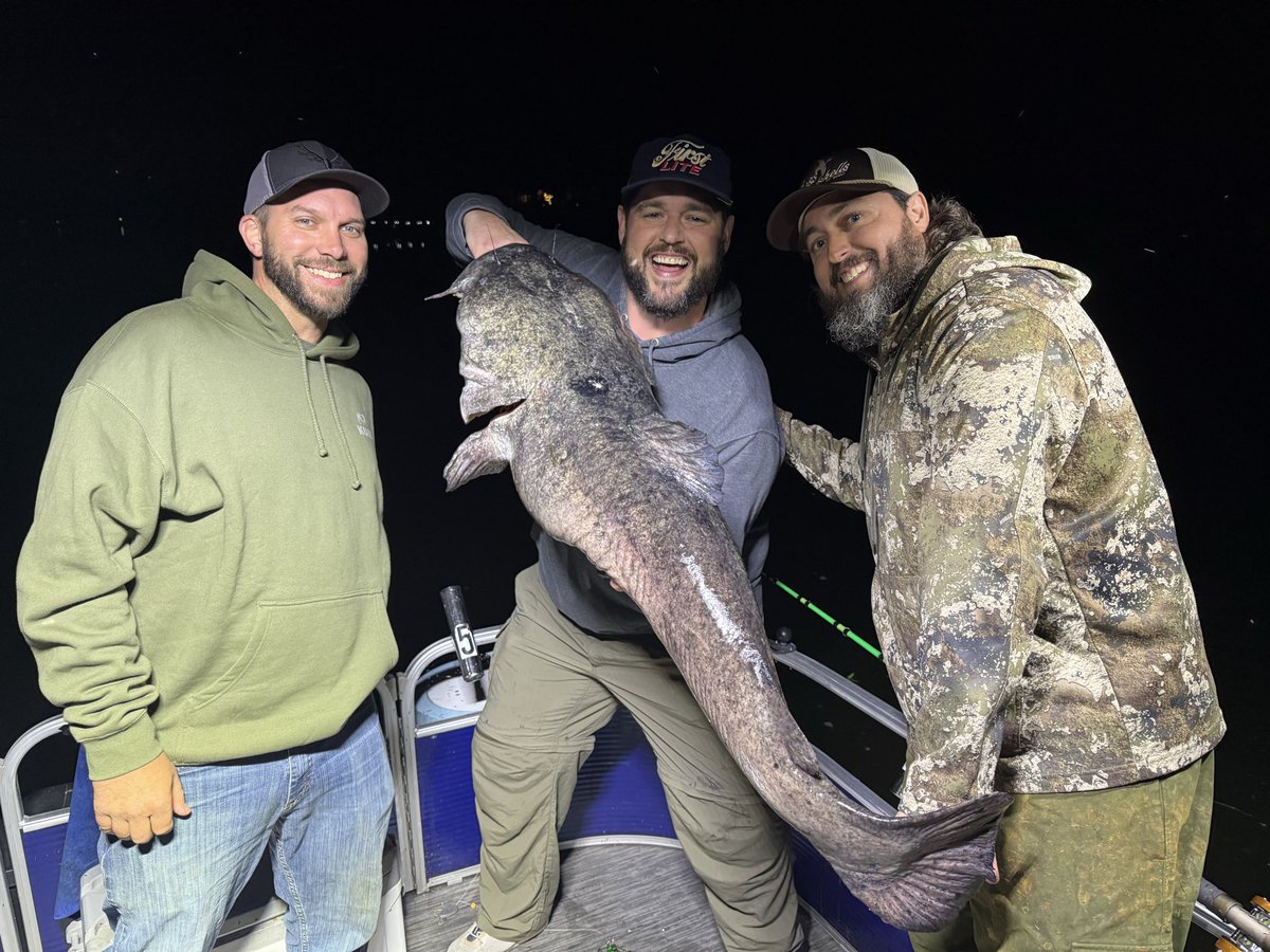 gcfishco's tweet photo. Congratulations to our good friend and client Eric on his master angler award from the Michigan DNR. Eric battled this monster flathead with us this summer ranking in the top 10 flatheads recorded in Michigan. Great job man! https://t.co/T4RUq1S4i3