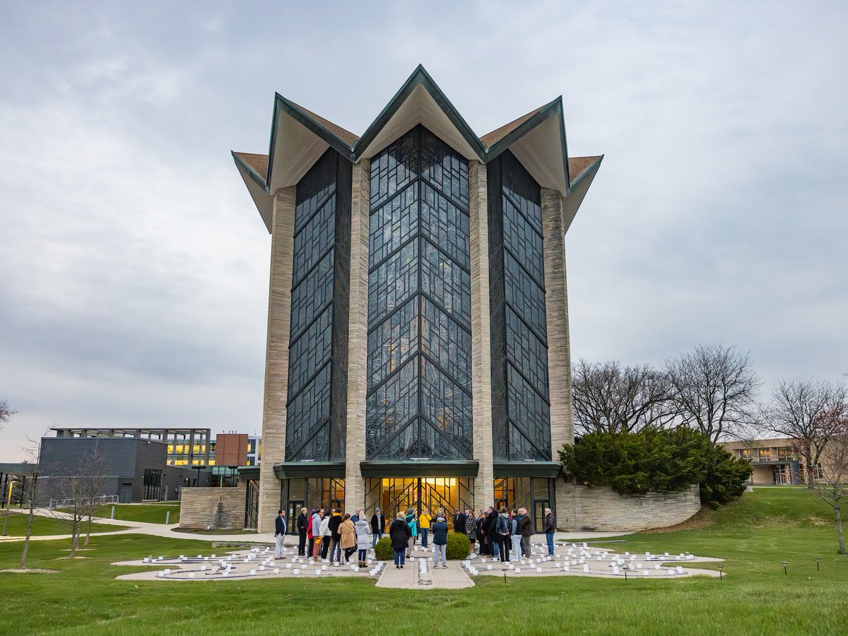 ValpoU's tweet photo. Valpo Day 2026 is Wednesday, April 8 🎉 Join Valpo friends, family, and fellow @valpoalumni for this annual day of togetherness and generosity: https://t.co/GtjOHorG5v https://t.co/WJNsF1cxaw