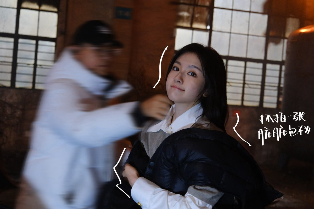YogeshS53929192's tweet photo. 戴上耳机，让旋律裹住耳朵—— 此刻世界只有你和心跳同频的节奏，每一个音符都是专属温柔～ https://t.co/auFDCXxf0f