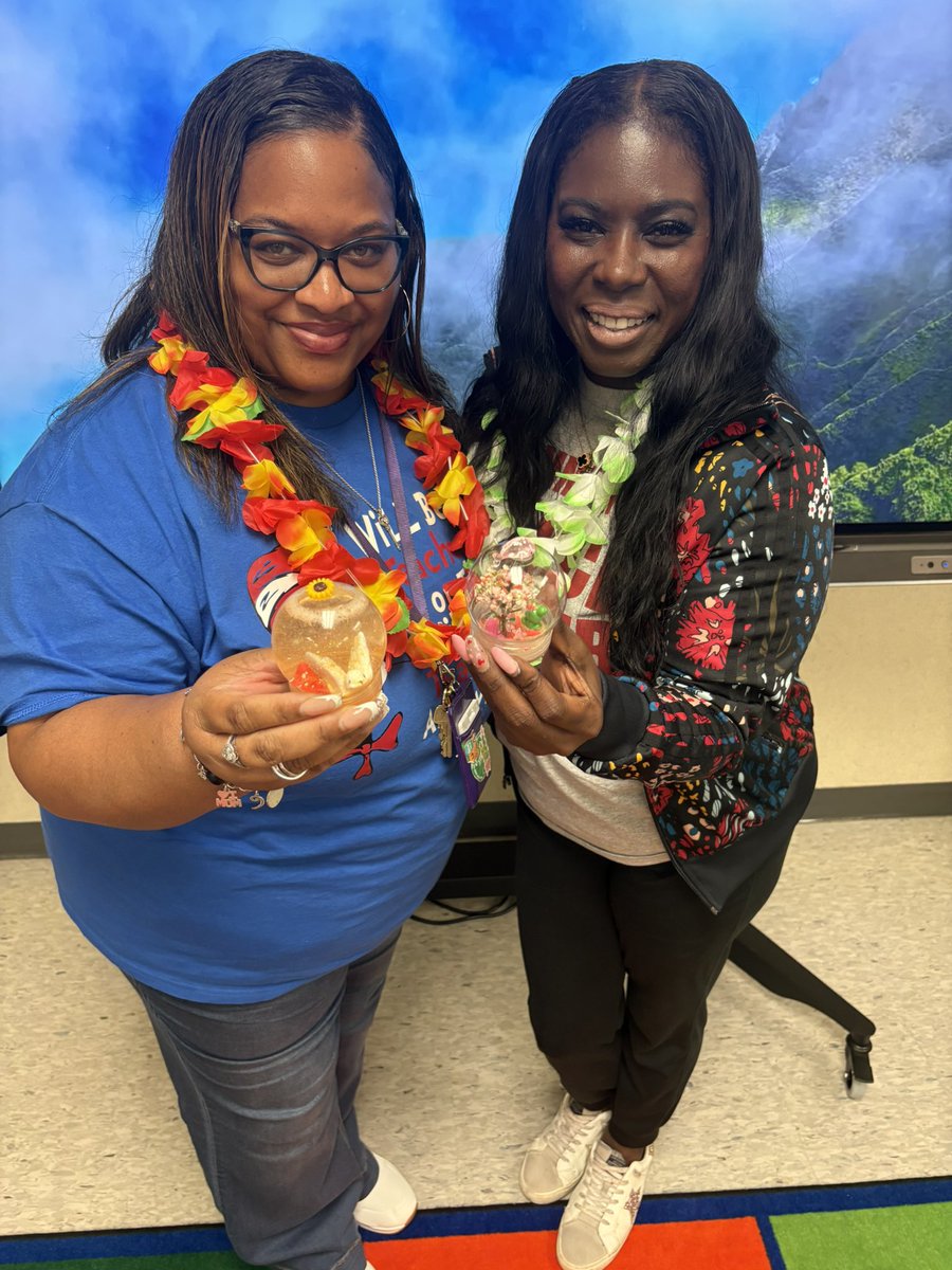 chezzadi's tweet image. It’s SEL Week at @Carter_AISD. Huge THANK YOU to Dr. Castro &amp;amp; Ms. Baham for providing our staff with a hands on mindfulness activity that allowed them to take a breath , relax, get creative &amp;amp; enjoy the scenery. ☀️🦋🌴🌺#mindfulmonday @MHSS_AISD @Counseling_AISD
