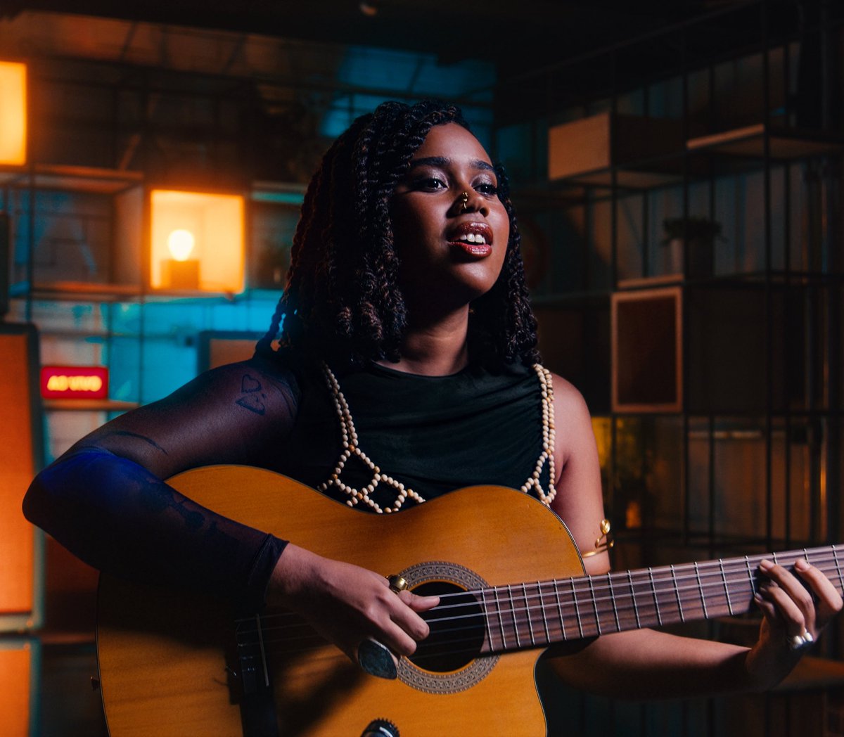 mellyoficial's tweet photo. SLAP SESSIONS tá no mundo!
muito feliz de participar desse projeto arquitetado pela @somlivre 

foi tudo muito verdadeiro e muito íntimo
exatamente como um projeto voz e violão deve ser ❤️‍🔥

espero que vcs se sintam abraçados

https://t.co/SF1eqrRGQ8 https://t.co/Lq8R3Oj92K