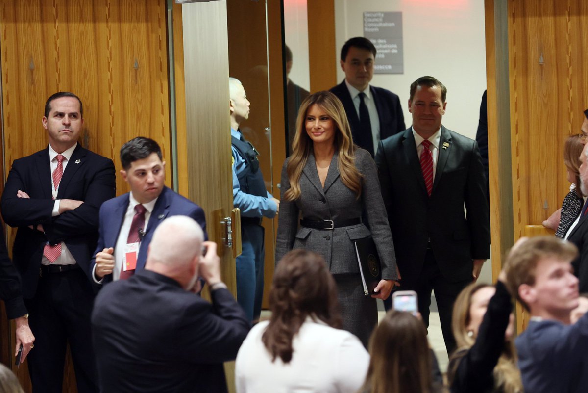 SD73660's tweet image. First Lady Melania Trump made history by becoming the first-ever First Lady of the United States to preside over a United Nations (UN) Security Council meeting — opting for a neutral, professional suit for the occasion
#Melania #UN x.com/KMGGaryde/stat…