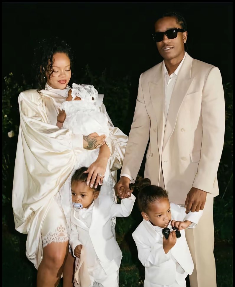 Rihanna Pics ♡ tweet media