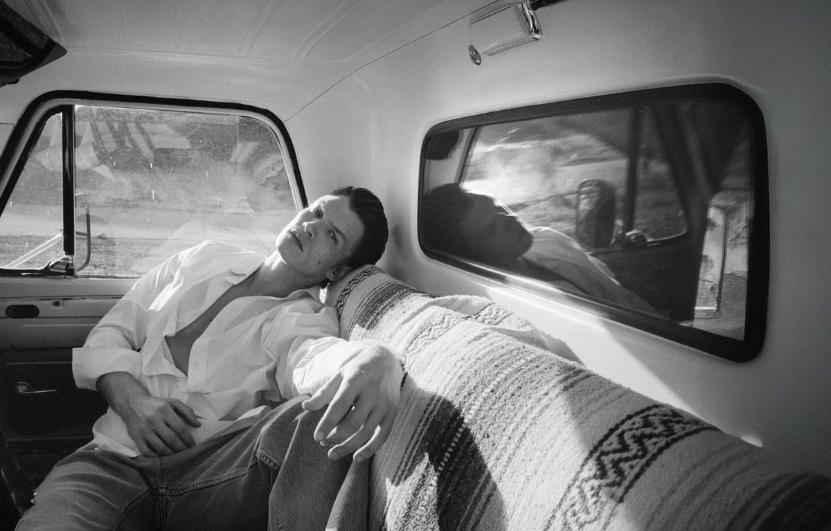 connorstupdates's tweet photo. Did you think it was over? One more photo of Connor Storrie’s photoshoot for Vogue Adria.

📲 jilldemling via threads https://t.co/9G7WvB4r4k