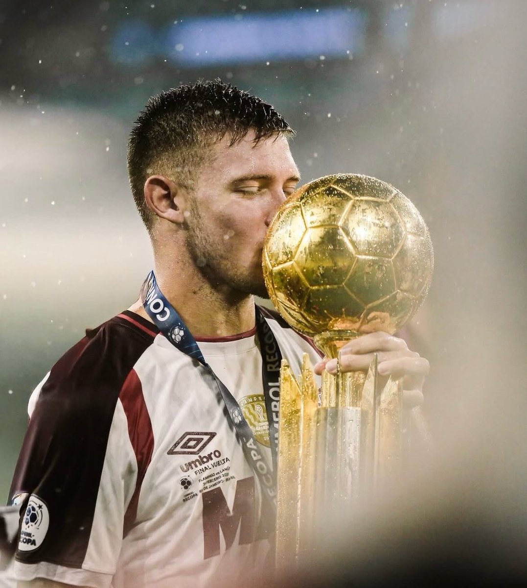 🚨Rodrigo Castillo es nuevo refuerzo de #Fluminense.

↪️ Acuerdo total con #Lanús por la transferencia definitiva. El delantero viaja esta noche rumbo a Río de Janeiro para firmar su contrato. <a href="/nevesmarcello/">Marcello Neves</a> 🤝