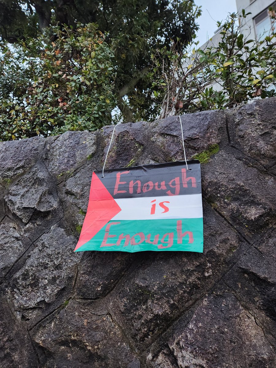 cExistentialism's tweet image. 京大百万遍、早朝
またツリカン

Enough is Enough
もうたくさんだ

戦火がおさまらぬまま、また新たな戦火が広がろうとしている
私たちはこれを止めることができるだろうか
（しかし止める機会があるのは同じ時代を生きる私たちだけだ）

#ツリカン
#EnoughIsEnough
#StopInvation
#FreePalestine