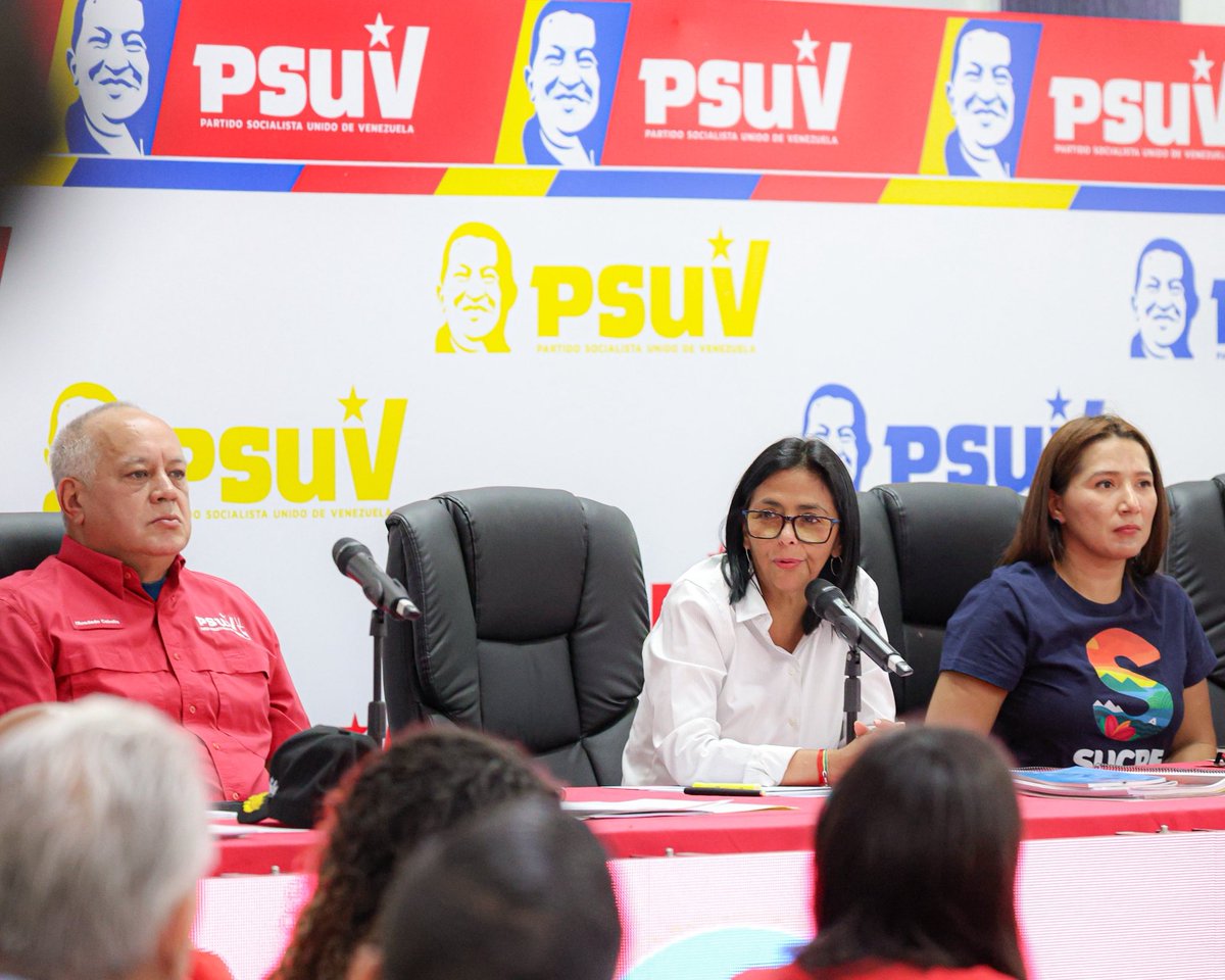 KairoDavid_'s tweet photo. #EnFotos 📸 || Así se desarrolla el encuentro de la presidenta Encargada, Delcy Rodríguez, con miembros de la Dirección Nacional del Partido Socialista Unido de Venezuela (PSUV) https://t.co/hrMsFsdUZA
