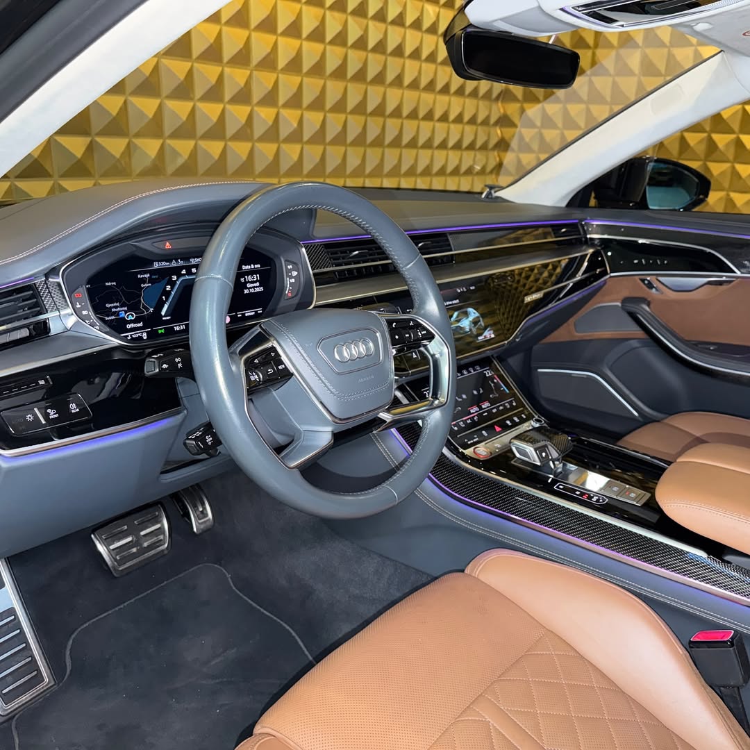 ThrottleCars's tweet photo. AUDI S8 🖤🖤 https://t.co/Si9bomepkH